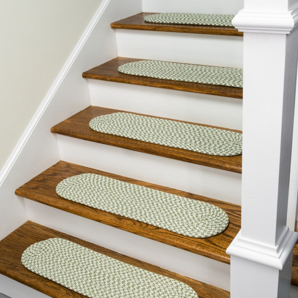 Colonial Mills Milton Houndstooth Tweed Green Oval Stair Tread - Stain and Fade Resistant Indoor / Outdoor Rug