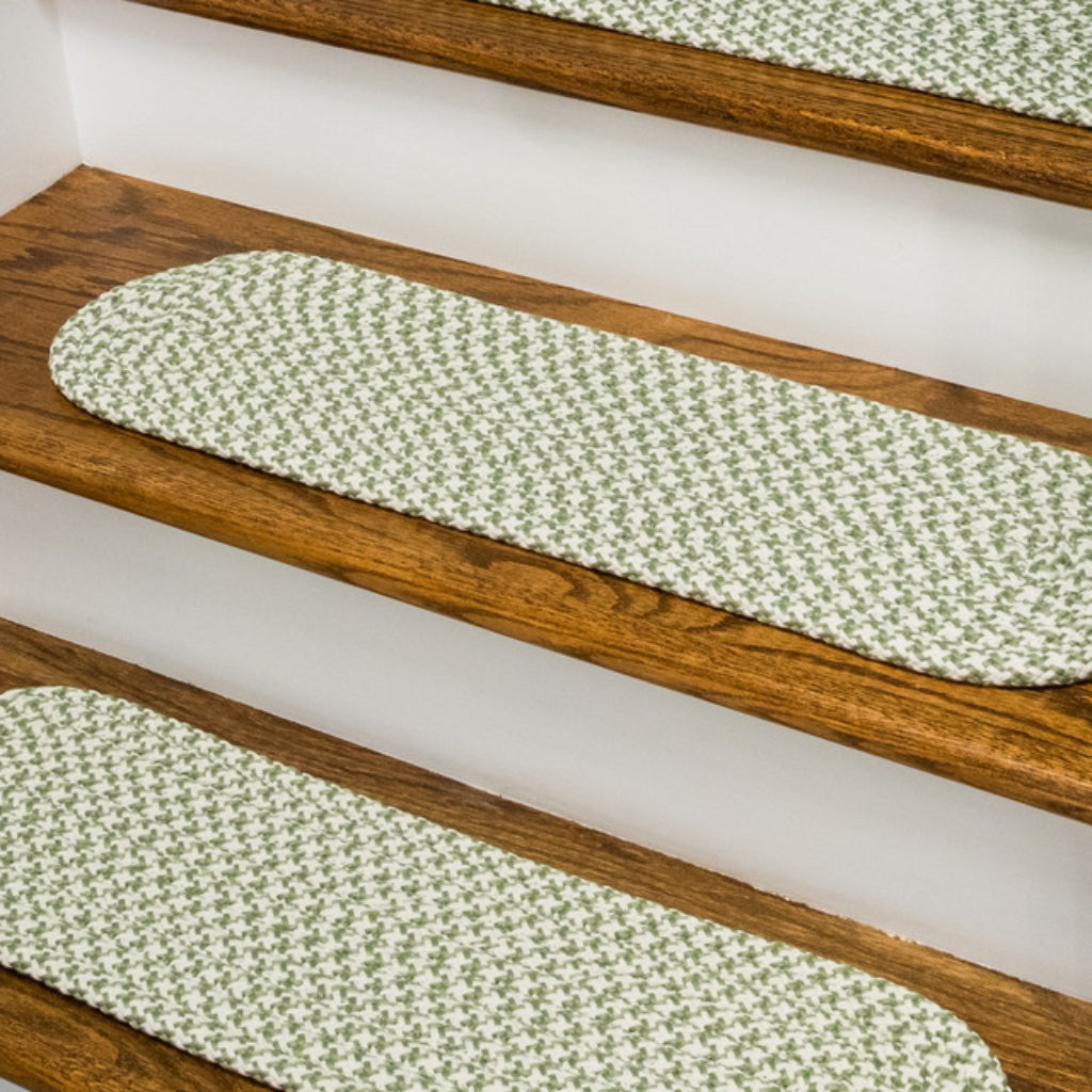 Colonial Mills Milton Houndstooth Tweed Green Oval Stair Tread - Stain and Fade Resistant Indoor / Outdoor Rug