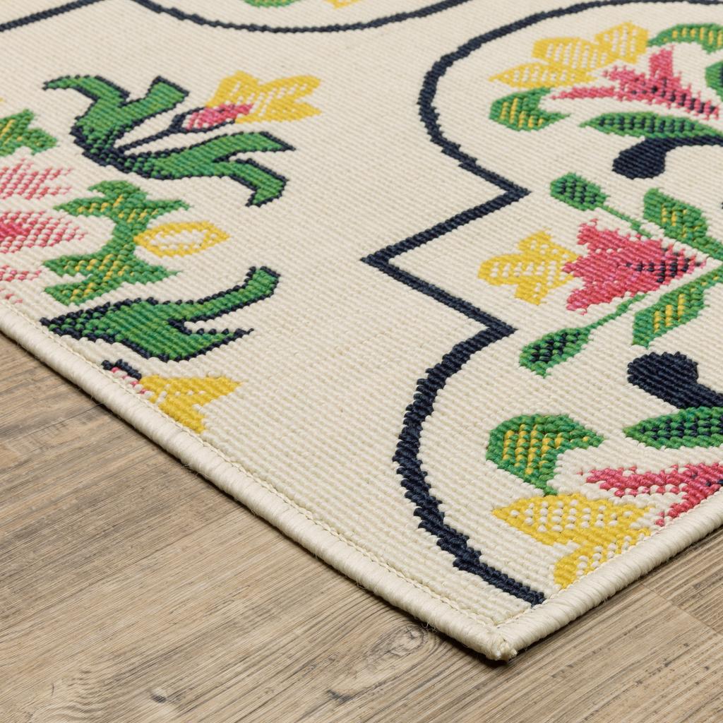 Oriental Weavers Havana HAV04 Ivory Rectangle Indoor/Outdoor Area Rug Quatrefoil Pattern-