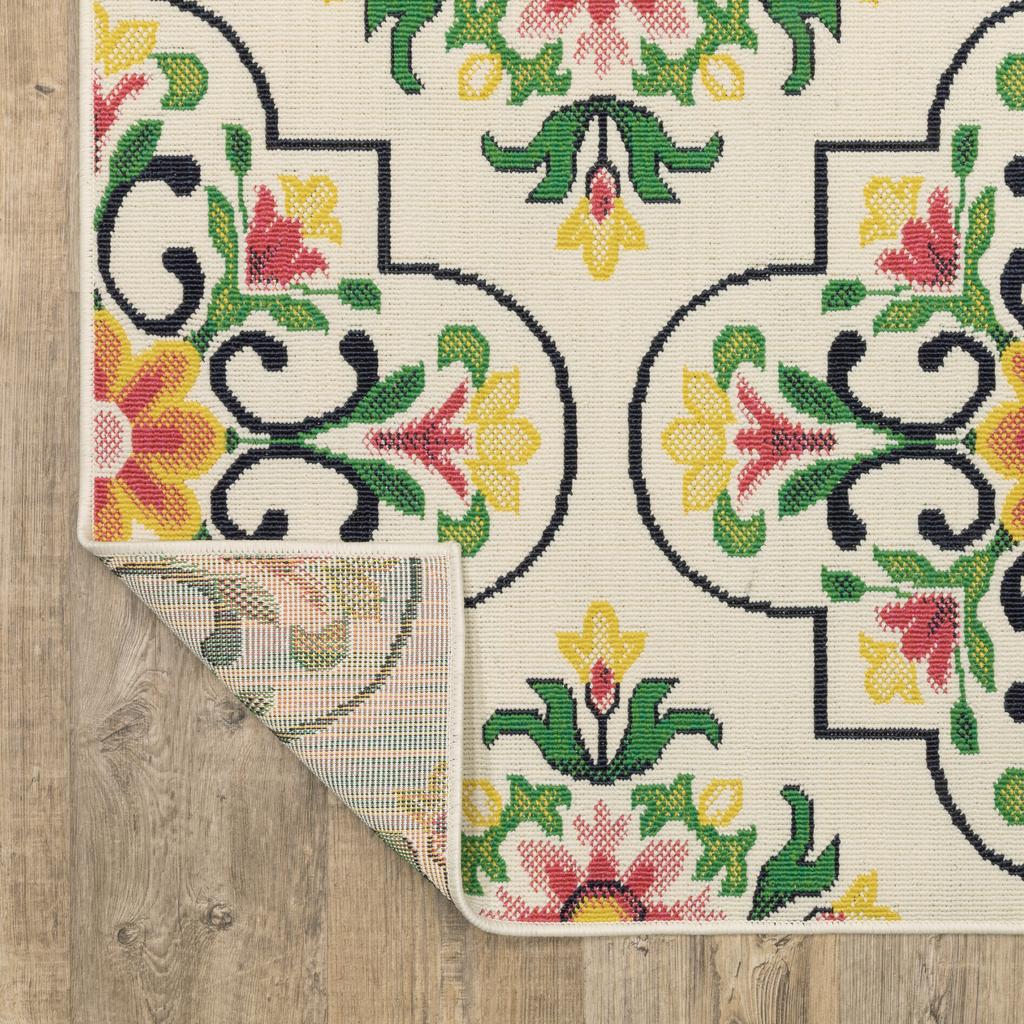 Oriental Weavers Havana HAV04 Ivory Rectangle Indoor/Outdoor Area Rug Quatrefoil Pattern-