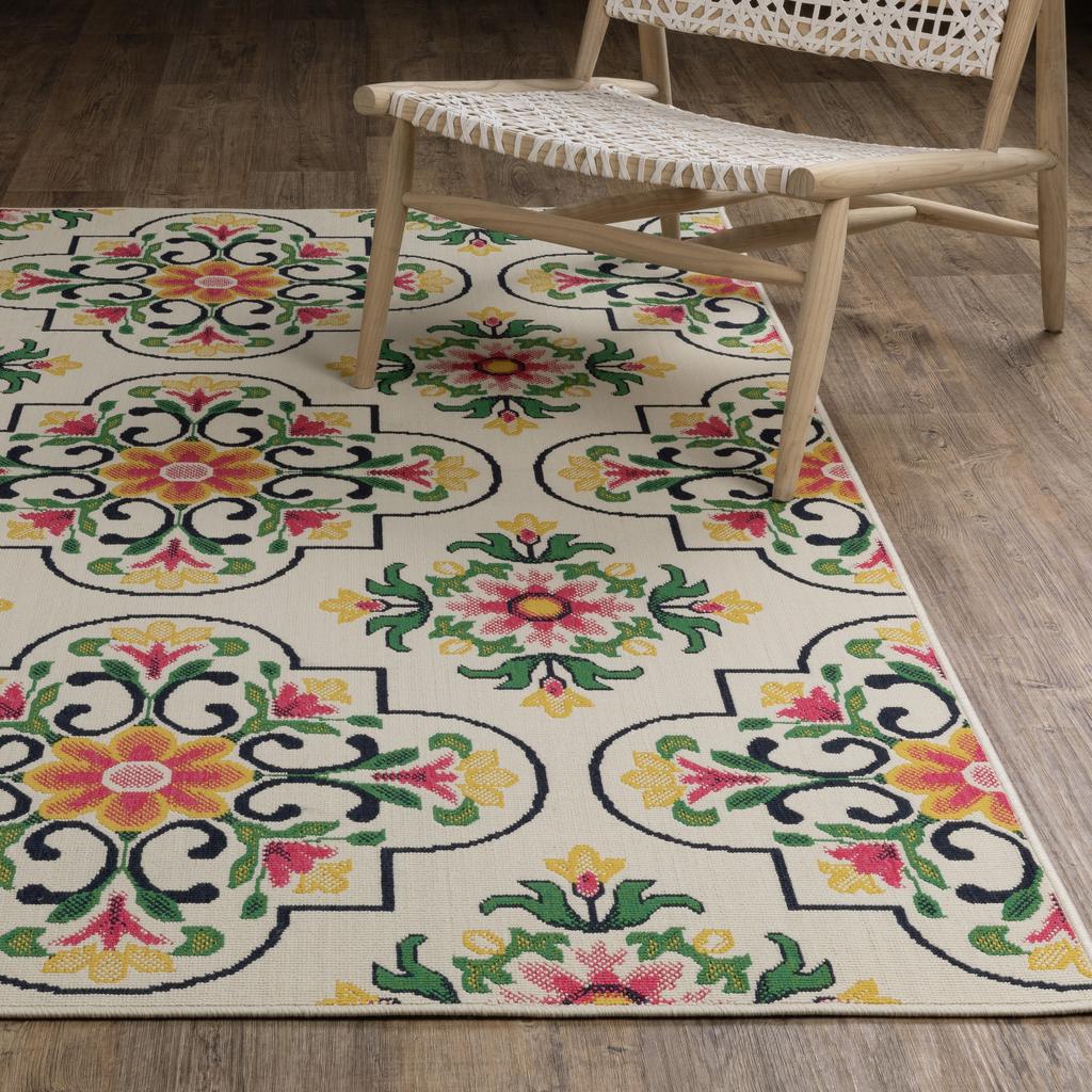 Oriental Weavers Havana HAV04 Ivory Rectangle Indoor/Outdoor Area Rug Quatrefoil Pattern-