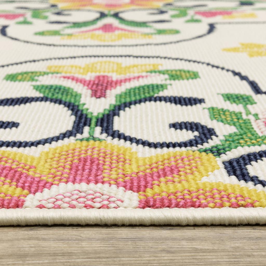 Oriental Weavers Havana HAV04 Ivory Rectangle Indoor/Outdoor Area Rug Quatrefoil Pattern-