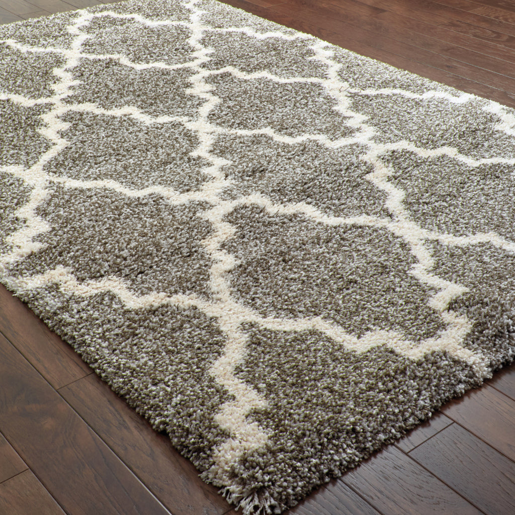 Oriental Weavers Henderson 092E9 Gray Rectangle Indoor Runner - Luxurious Stain Resistant Shag Rug with Geometric Design-