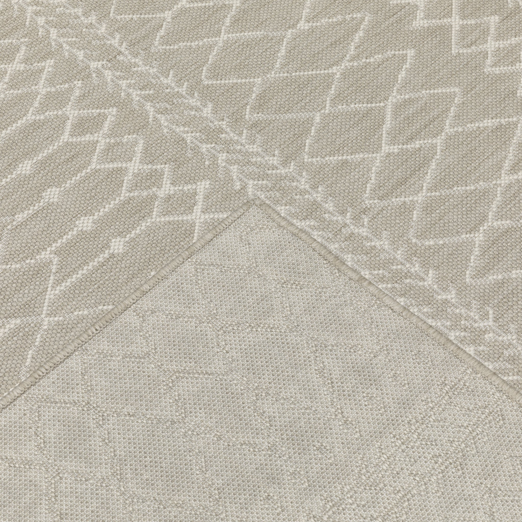 Oriental Weavers Portofino 670H4 Grey/Ivory Rectangle Indoor / Outdoor Area Rug - Stain Resistant Machine Made Patio Rug-