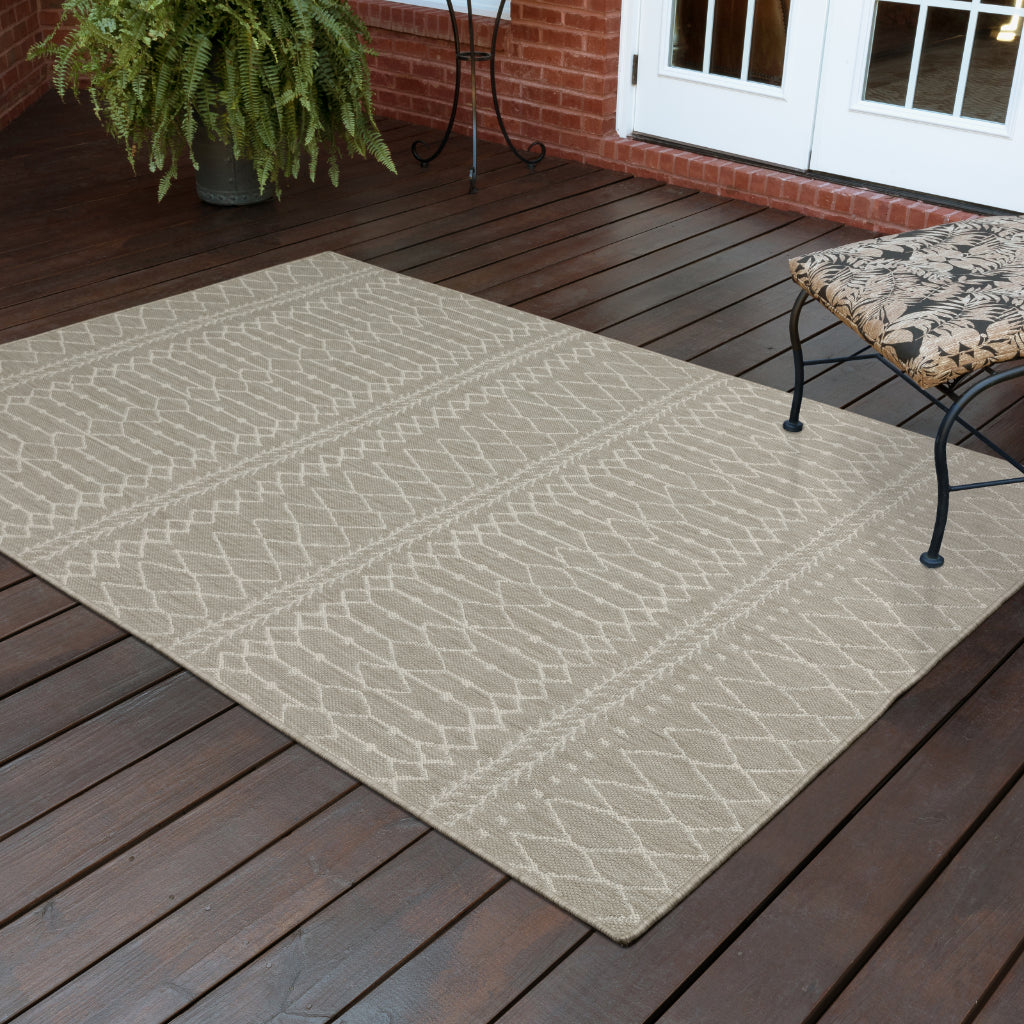 Oriental Weavers Portofino 670H4 Grey/Ivory Rectangle Indoor / Outdoor Area Rug - Stain Resistant Machine Made Patio Rug-