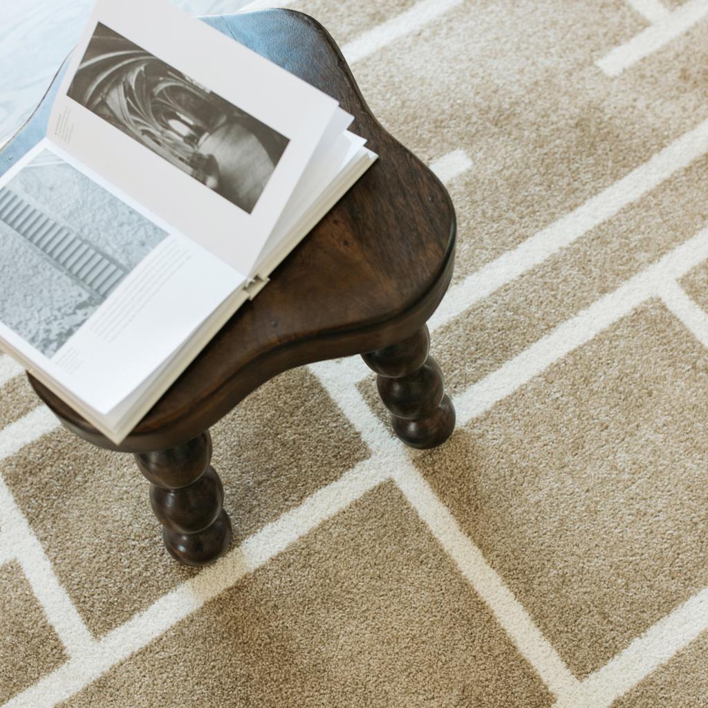 Oriental Weavers Quinn QUI04 Beige Rectangle Indoor Area Rug Geometric Pattern-