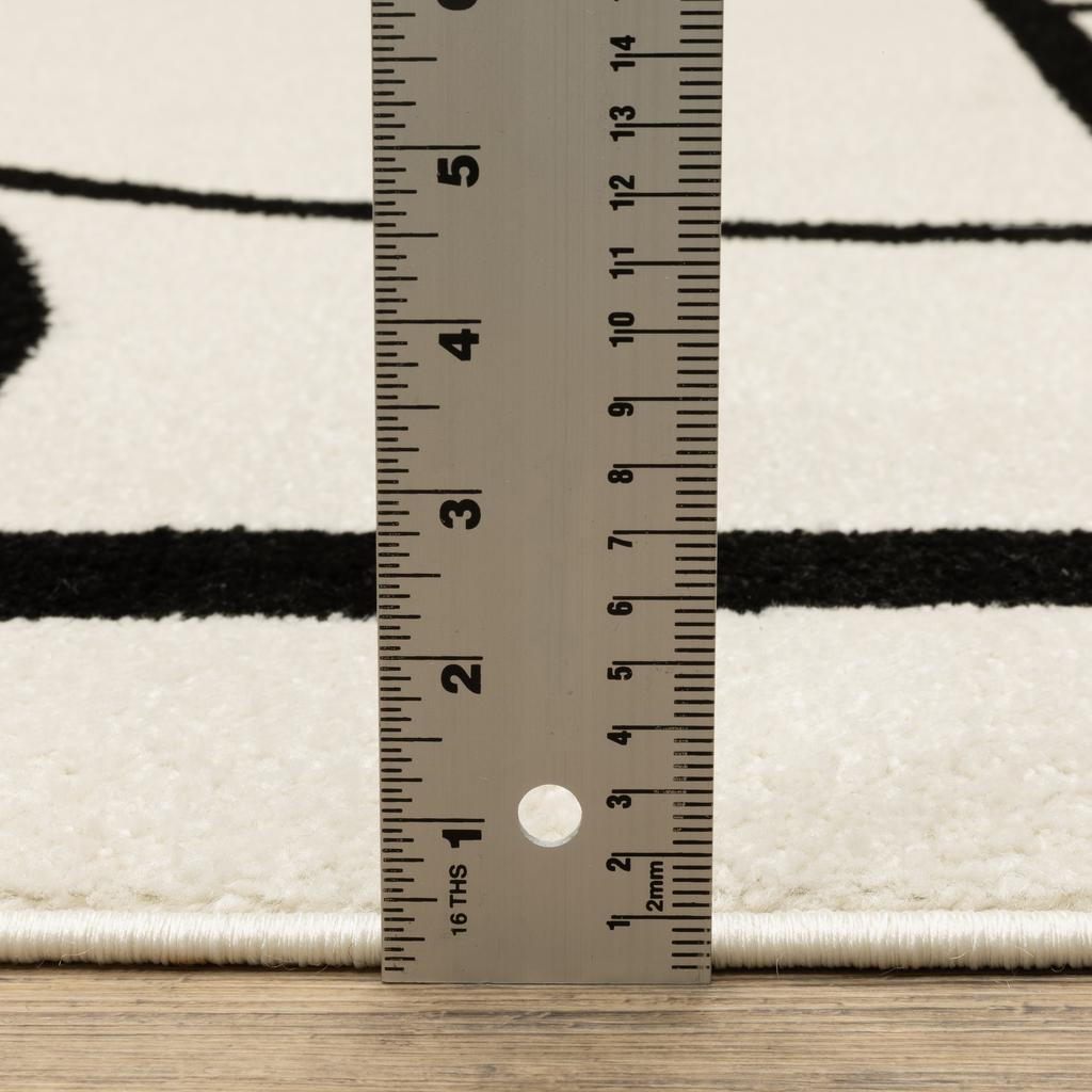 Oriental Weavers Quinn QUI06 Ivory Rectangle Indoor Area Rug Geometric Pattern-