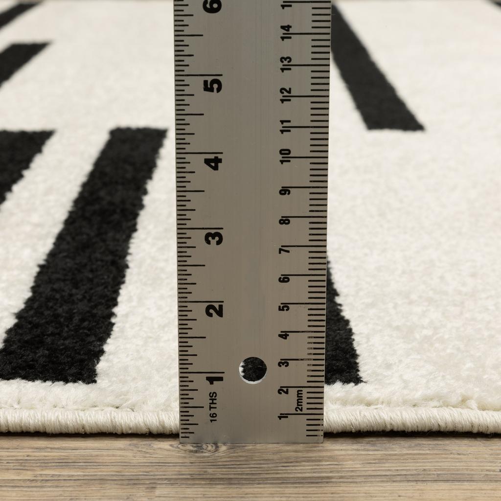 Oriental Weavers Quinn QUI10 Beige Rectangle Indoor Area Rug Abstract Pattern-