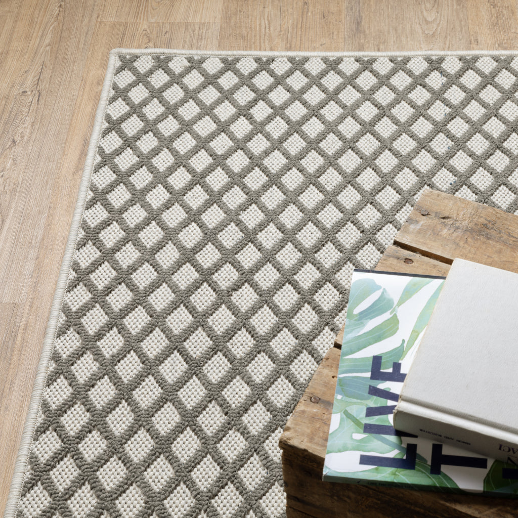 Oriental Weavers Torrey 501H1 Light Grey/Grey Rectangle Indoor / Outdoor Runner - Stain Resistant Machine Made Entryway & Hallway Runner with Geometric Pattern-