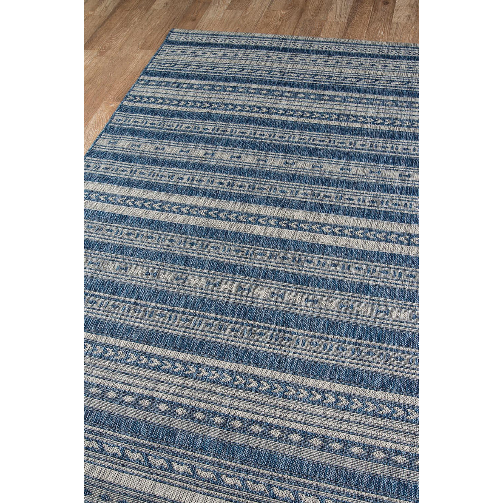 Momeni Villa VI-04 Tuscany Blue Rectangle Indoor / Outdoor Area Rug - Stylish All-Weather Patio &amp; Living Room Rug with Tribal Design
