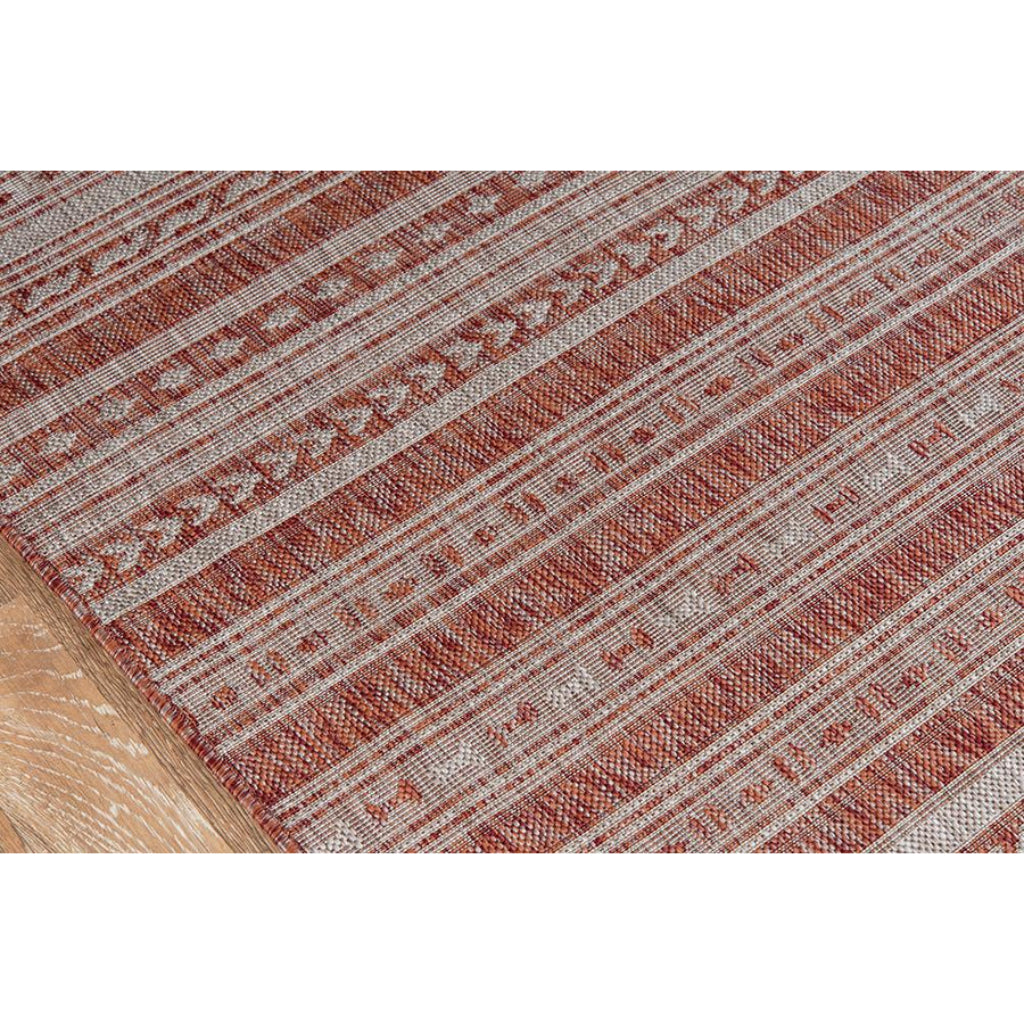 Momeni Villa VI-04 Tuscany Copper Rectangle Indoor / Outdoor Area Rug - Cozy All-Weather Patio &amp; Living Room Rug with Tribal Design