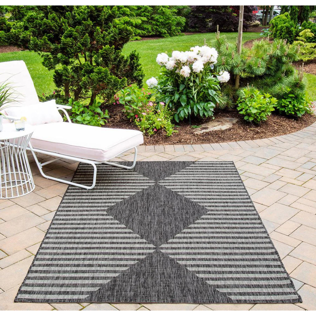 Momeni Villa VI-07 Cavallo Charcoal Rectangle Indoor / Outdoor Area Rug - Elegant All-Weather Patio & Living Room Rug with Geometric Design-