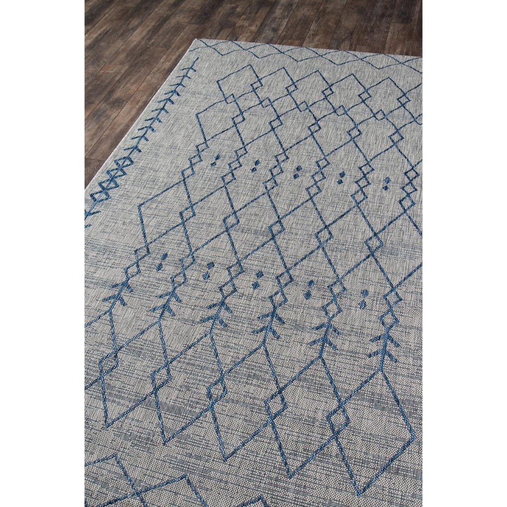 Momeni Villa VI-08 Monaco Grey Rectangle Indoor / Outdoor Area Rug - Trendy All-Weather Patio &amp; Living Room Rug with Tribal Design