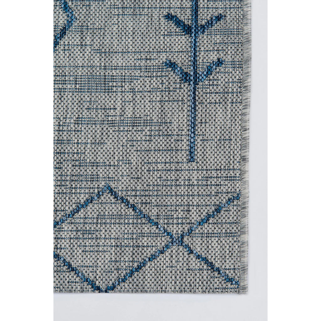 Momeni Villa VI-08 Monaco Grey Rectangle Indoor / Outdoor Area Rug - Trendy All-Weather Patio &amp; Living Room Rug with Tribal Design