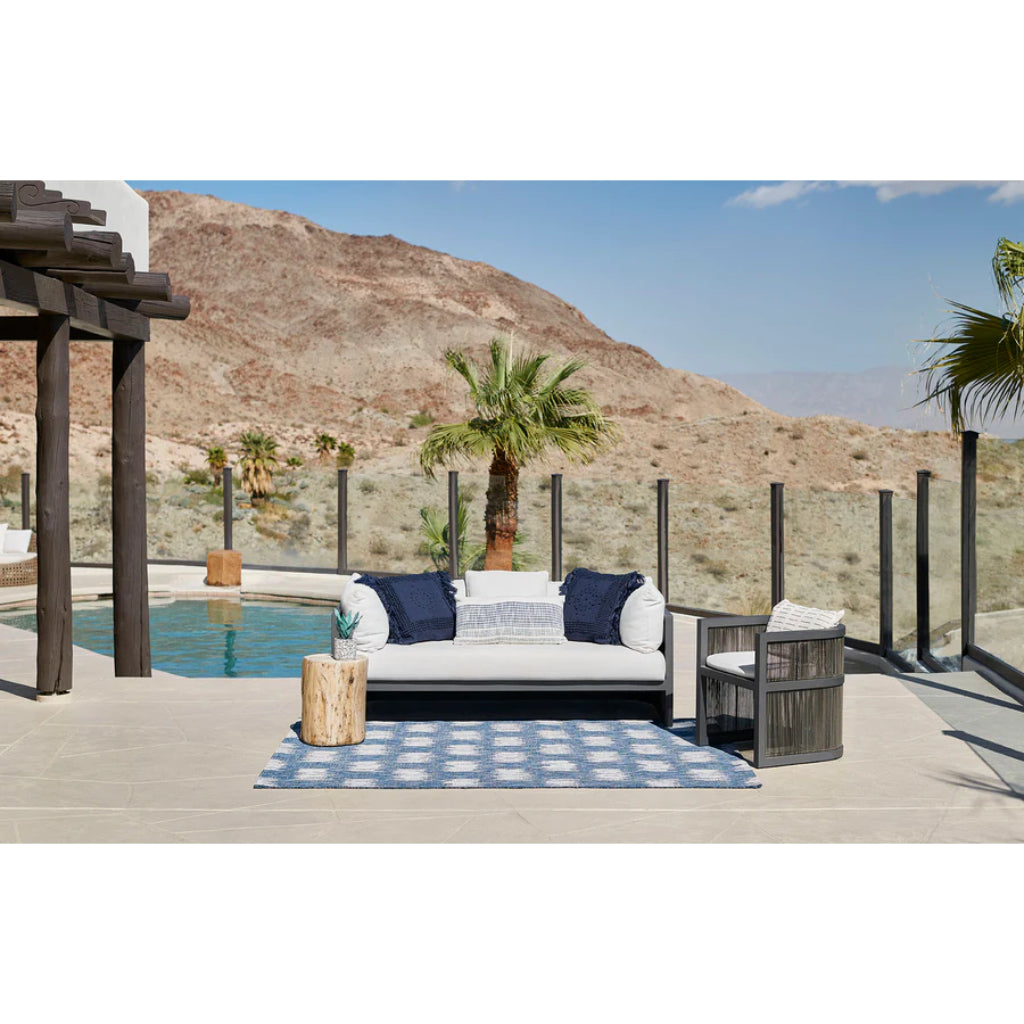 Momeni Villa VI-12 Turin Blue Rectangle Indoor / Outdoor Area Rug &amp; Runner - Stylish All-Weather Patio &amp; Living Room Rug with Abstract Design