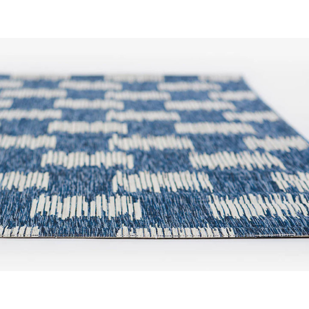 Momeni Villa VI-12 Turin Blue Rectangle Indoor / Outdoor Area Rug &amp; Runner - Stylish All-Weather Patio &amp; Living Room Rug with Abstract Design