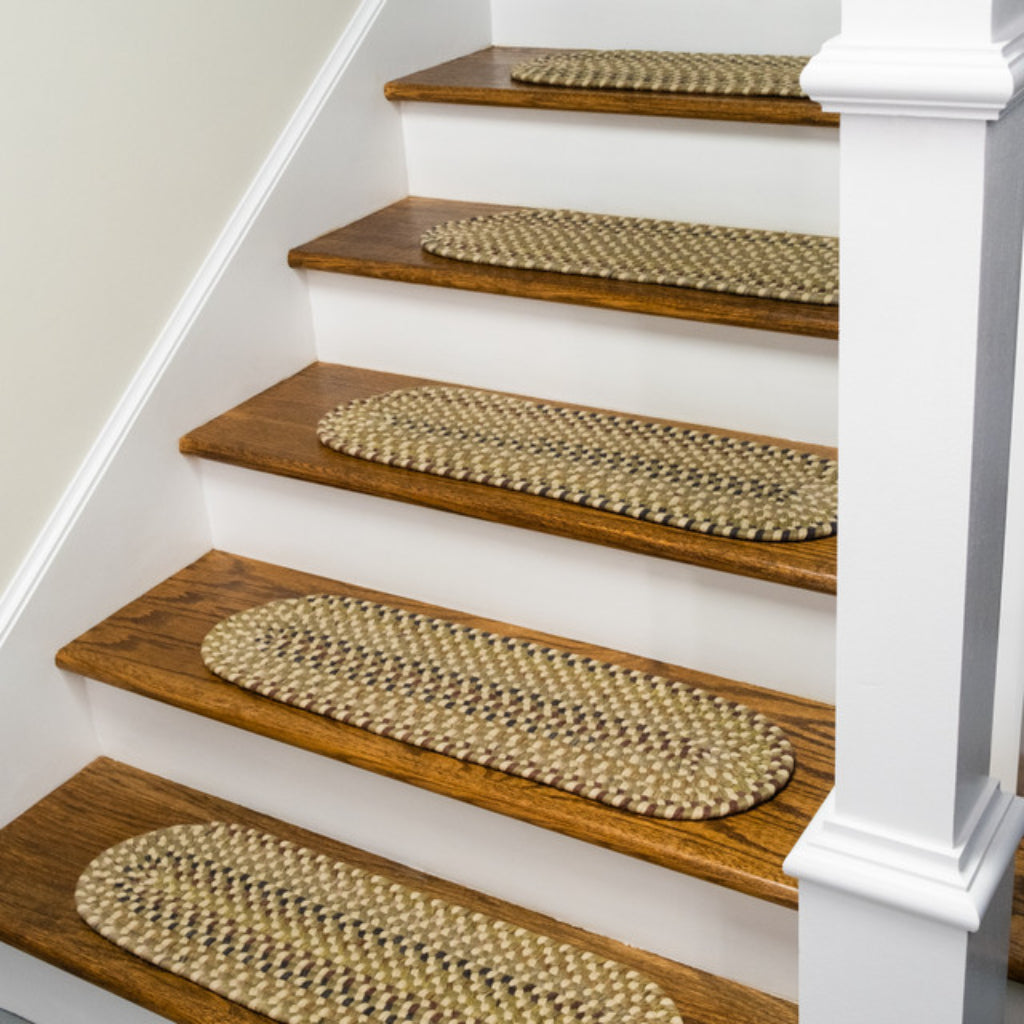 Colonial Mills Charlesgate Multicolor Handmade Oval Indoor Stair Tread - Vibrant Braided Stair Tread with Green &amp; Brown Accent