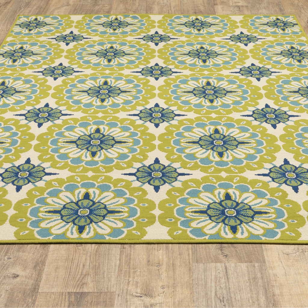 Oriental Weavers Caspian 8328W Green/Ivory Rectangle Indoor / Outdoor Area Rug - Durable Stain Resistant Machine Made Patio Rug with Floral Pattern