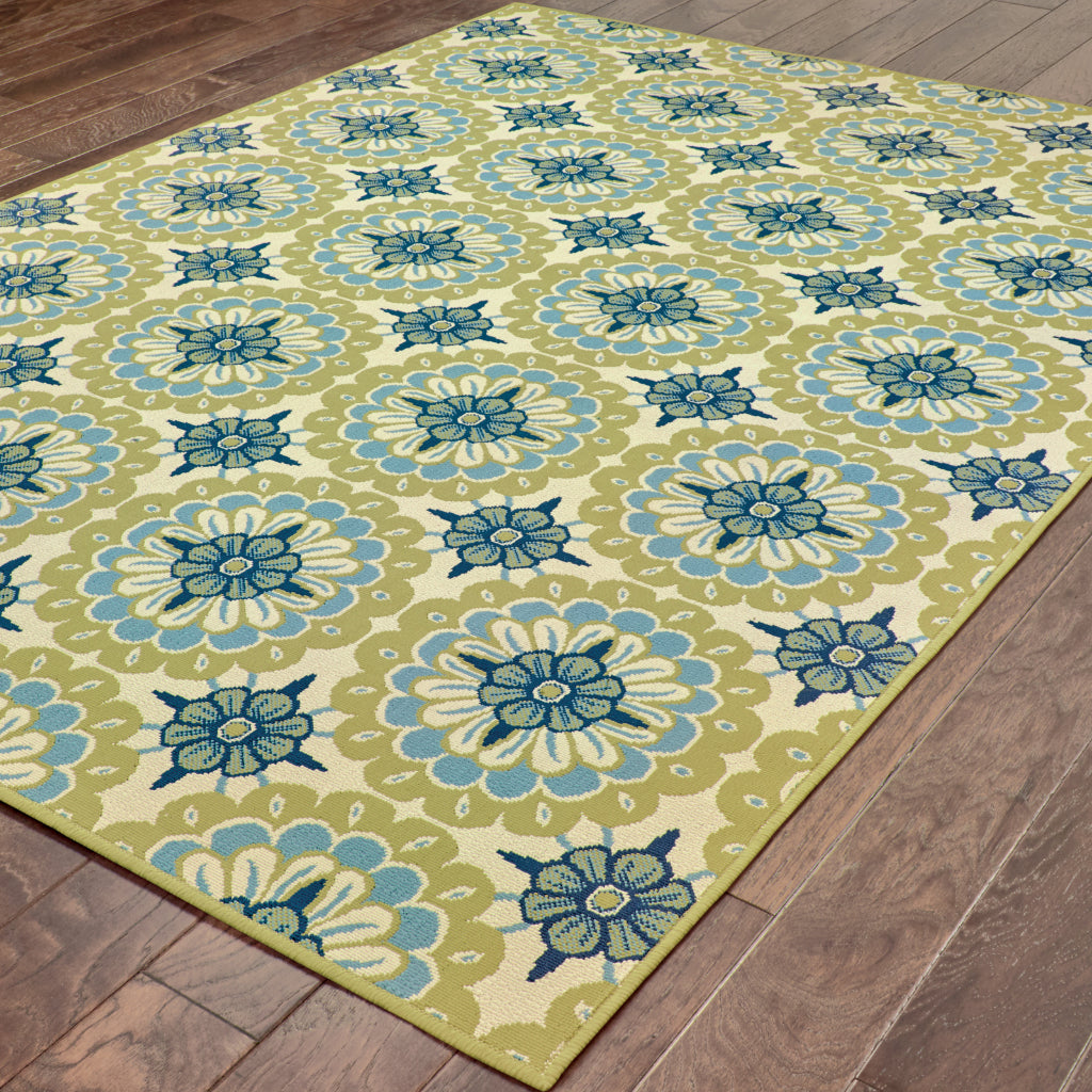 Oriental Weavers Caspian 8328W Green/Ivory Rectangle Indoor / Outdoor Area Rug - Durable Stain Resistant Machine Made Patio Rug with Floral Pattern