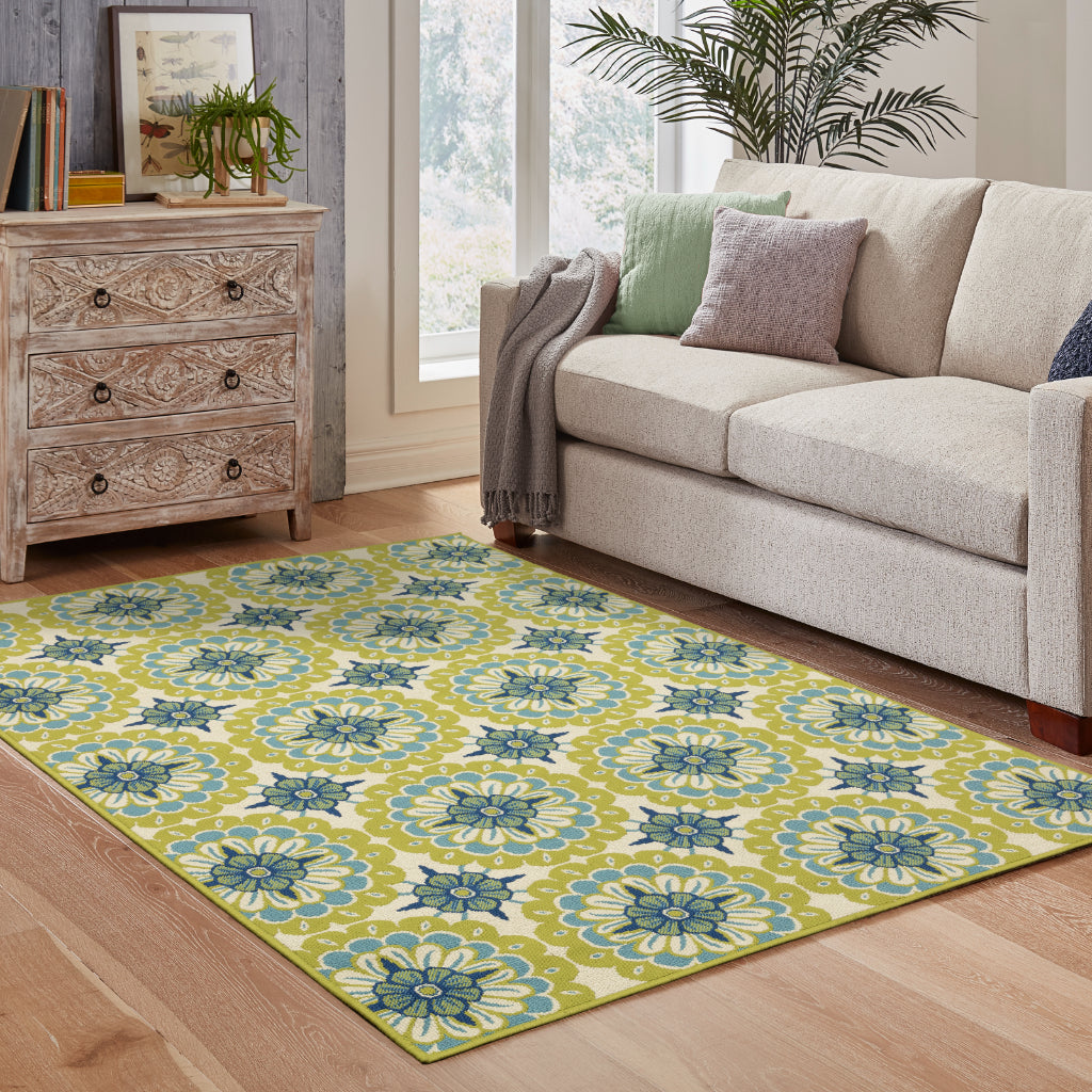 Oriental Weavers Caspian 8328W Green/Ivory Rectangle Indoor / Outdoor Area Rug - Durable Stain Resistant Machine Made Patio Rug with Floral Pattern