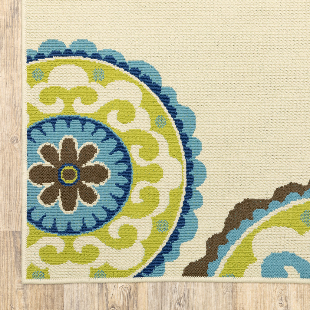 Oriental Weavers Caspian 859J6 Ivory/Green Rectangle Indoor / Outdoor Runner - Durable Stain Resistant Machine Made Entryway &amp; Hallway Runner with Medallion Pattern