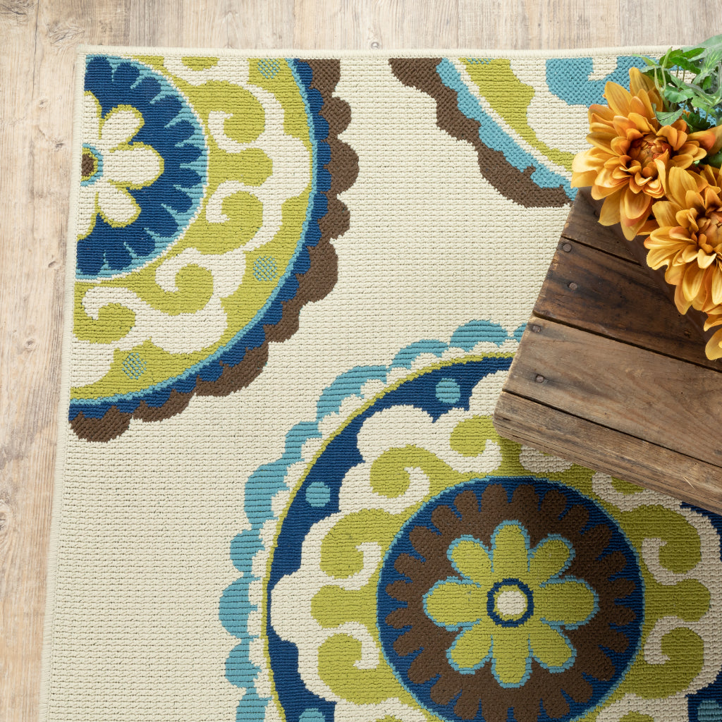 Oriental Weavers Caspian 859J6 Ivory/Green Rectangle Indoor / Outdoor Runner - Durable Stain Resistant Machine Made Entryway &amp; Hallway Runner with Medallion Pattern