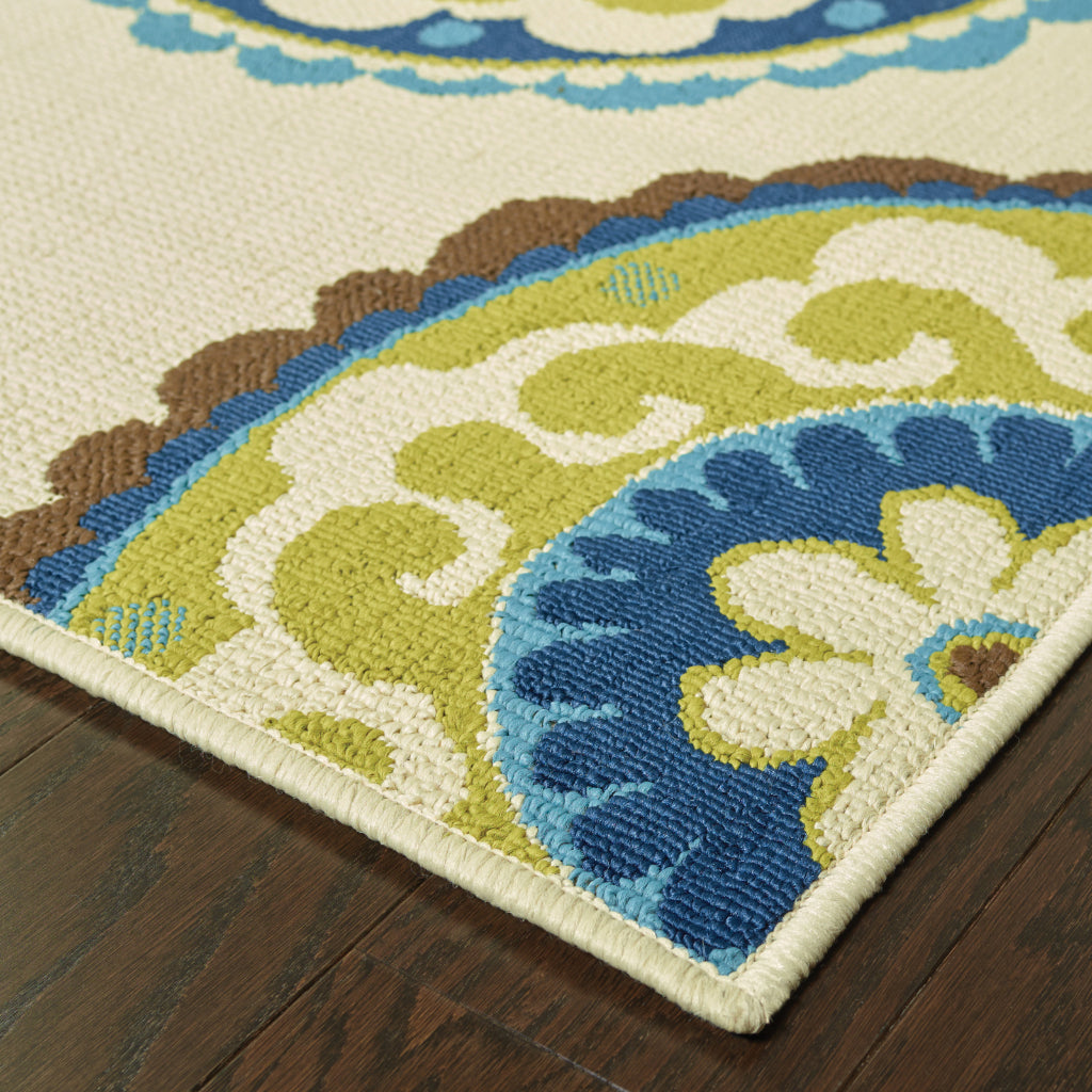 Oriental Weavers Caspian 859J6 Ivory/Green Rectangle Indoor / Outdoor Runner - Durable Stain Resistant Machine Made Entryway &amp; Hallway Runner with Medallion Pattern