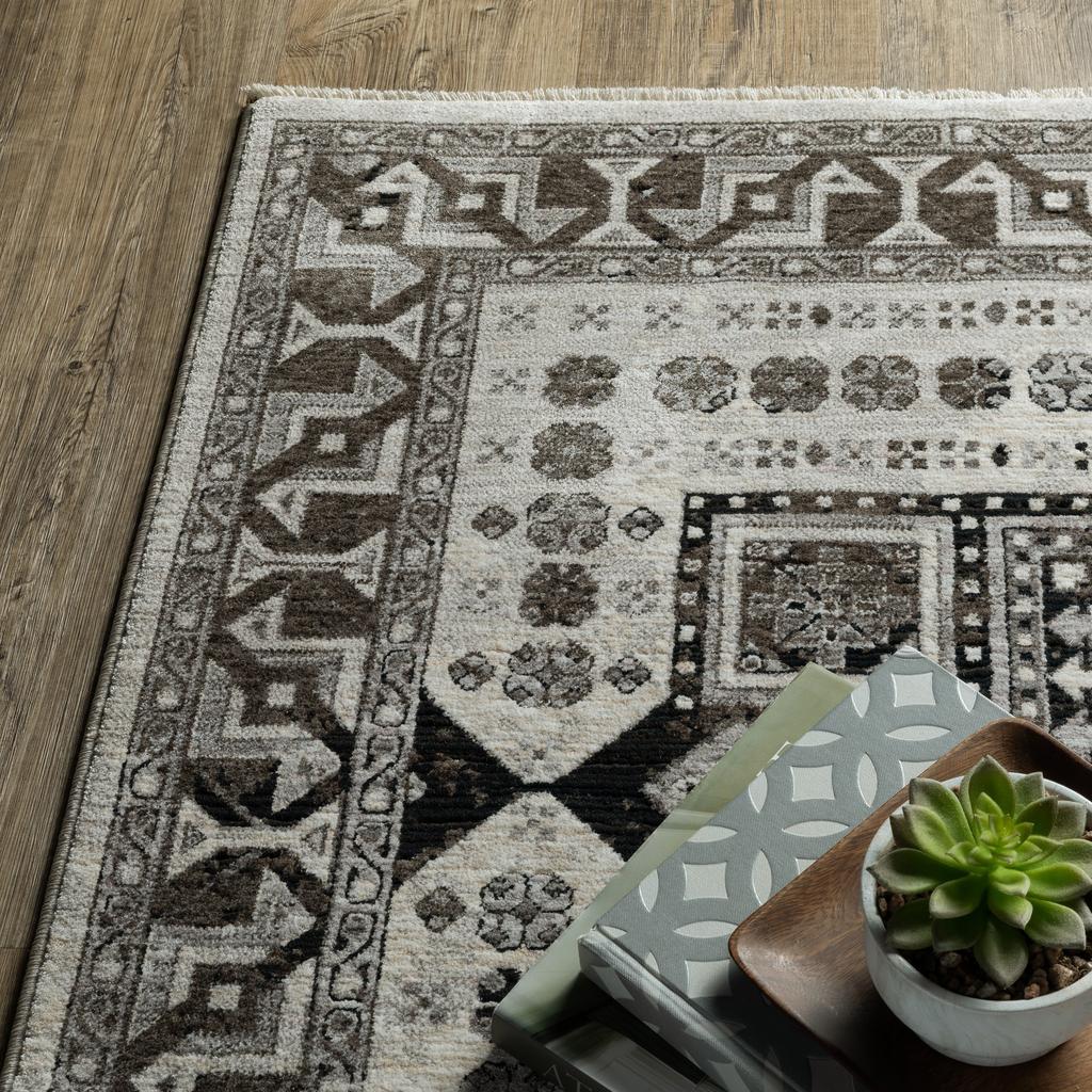 Oriental Weavers Chamberlain CH01G Ivory Rectangle Indoor Runner Oriental Pattern-