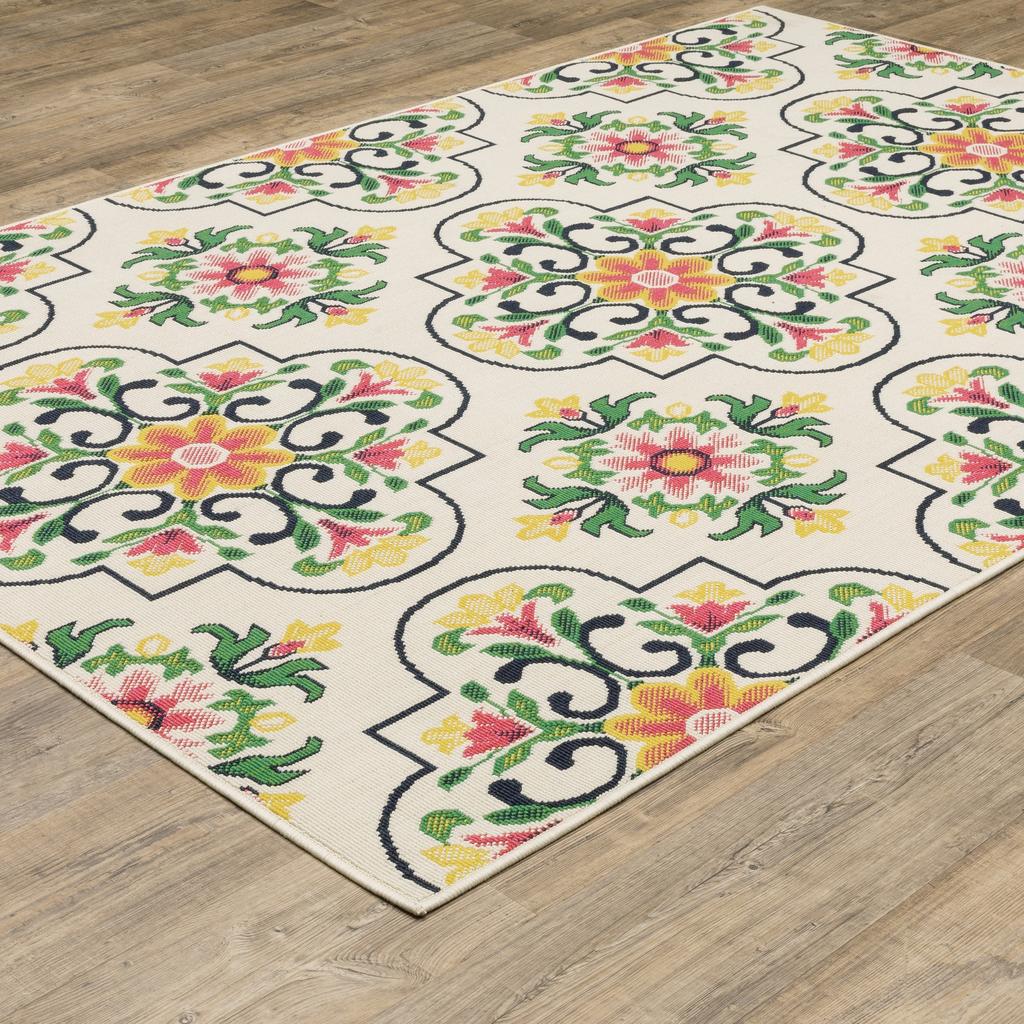 Oriental Weavers Havana HAV04 Ivory Rectangle Indoor/Outdoor Area Rug Quatrefoil Pattern-