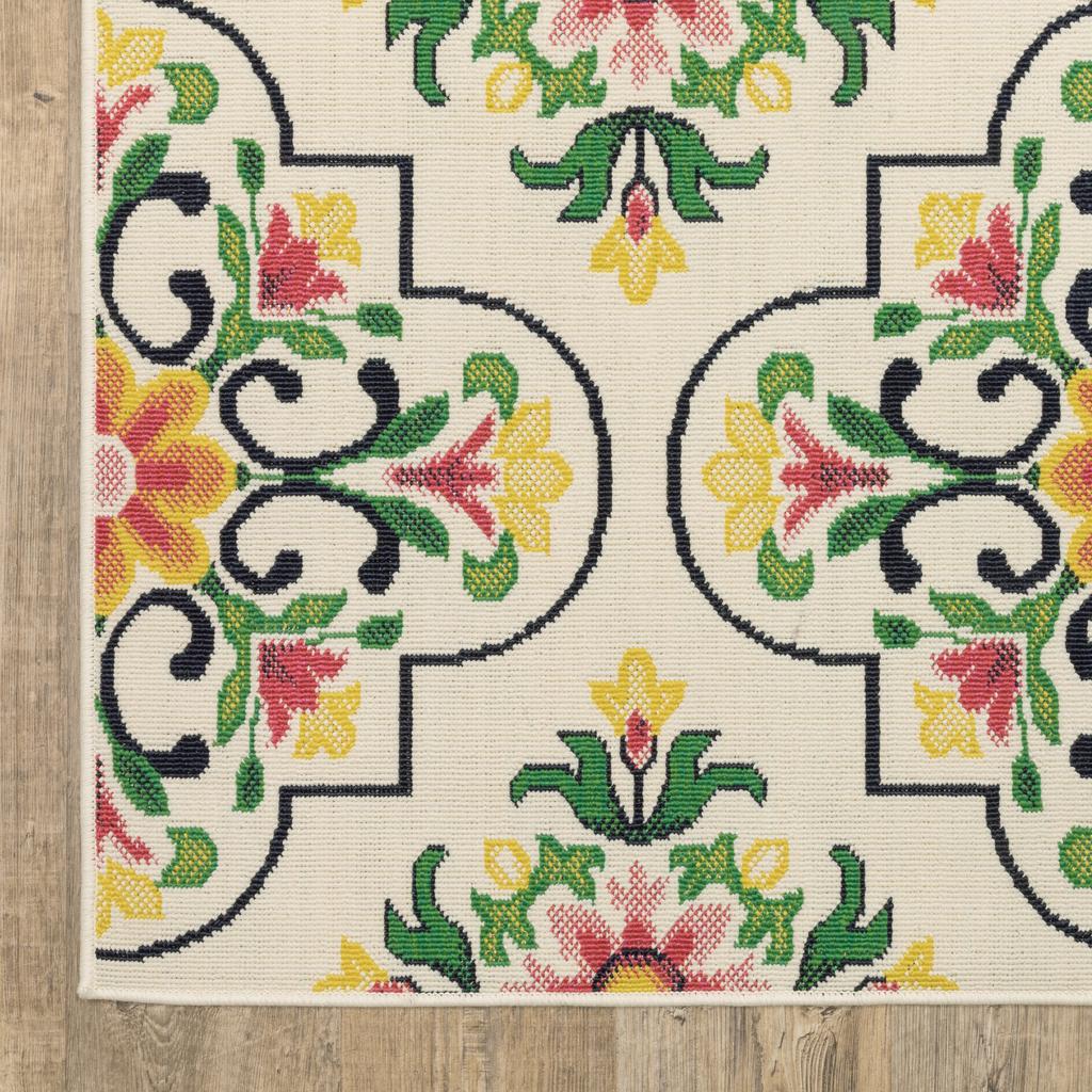 Oriental Weavers Havana HAV04 Ivory Rectangle Indoor/Outdoor Runner Quatrefoil Pattern-