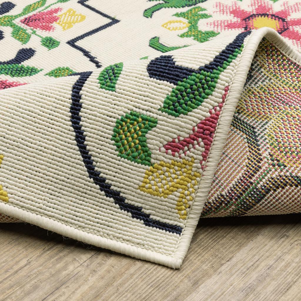 Oriental Weavers Havana HAV04 Ivory Rectangle Indoor/Outdoor Area Rug Quatrefoil Pattern-