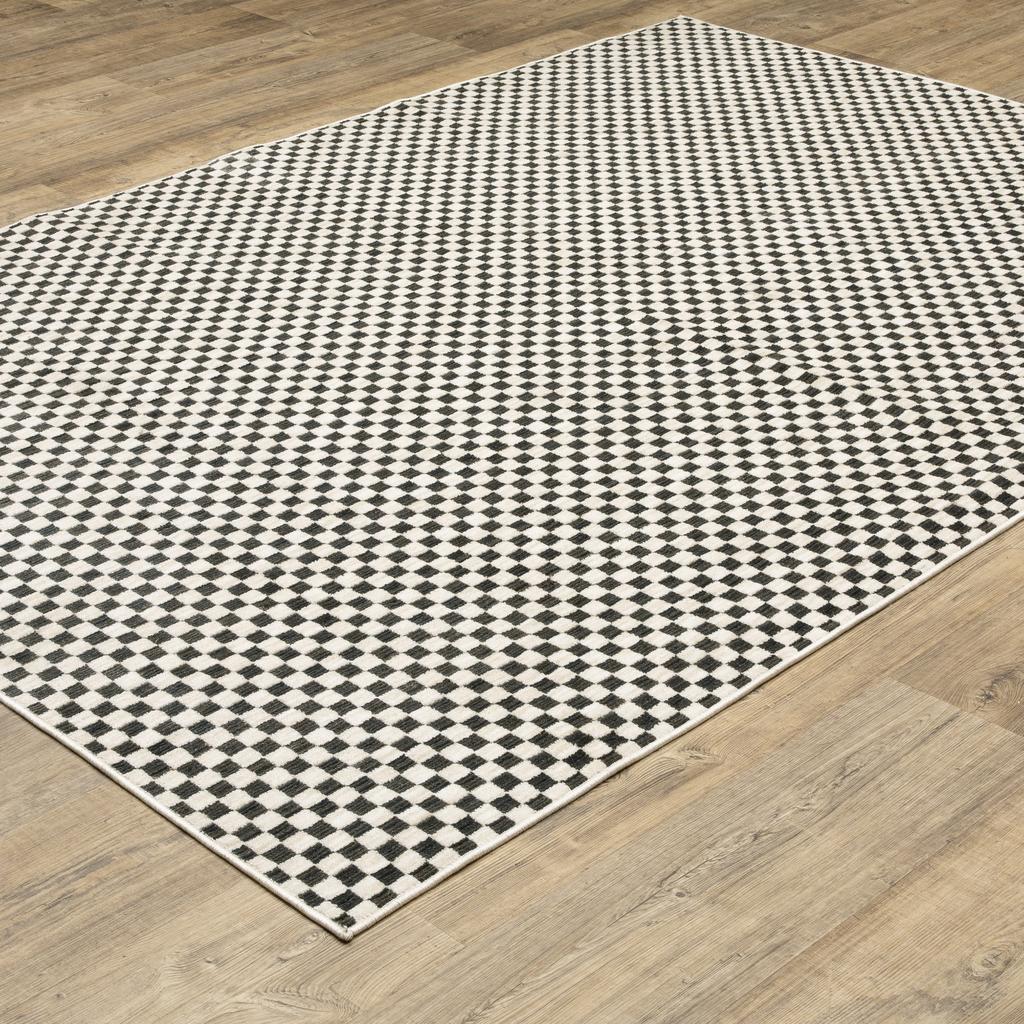 Oriental Weavers Hunter HNT02 Black Rectangle Indoor Area Rug Geometric Pattern-