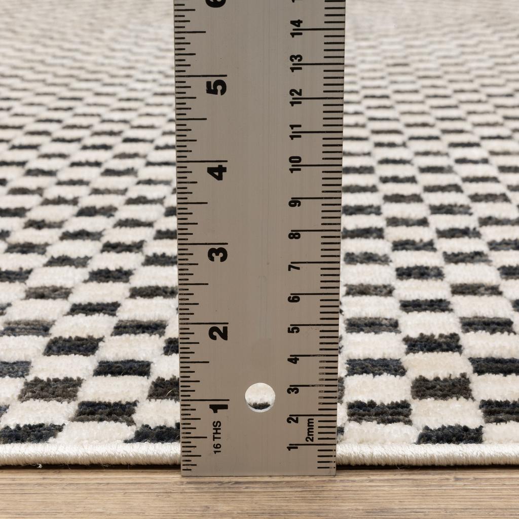 Oriental Weavers Hunter HNT02 Black Rectangle Indoor Runner Geometric Pattern-