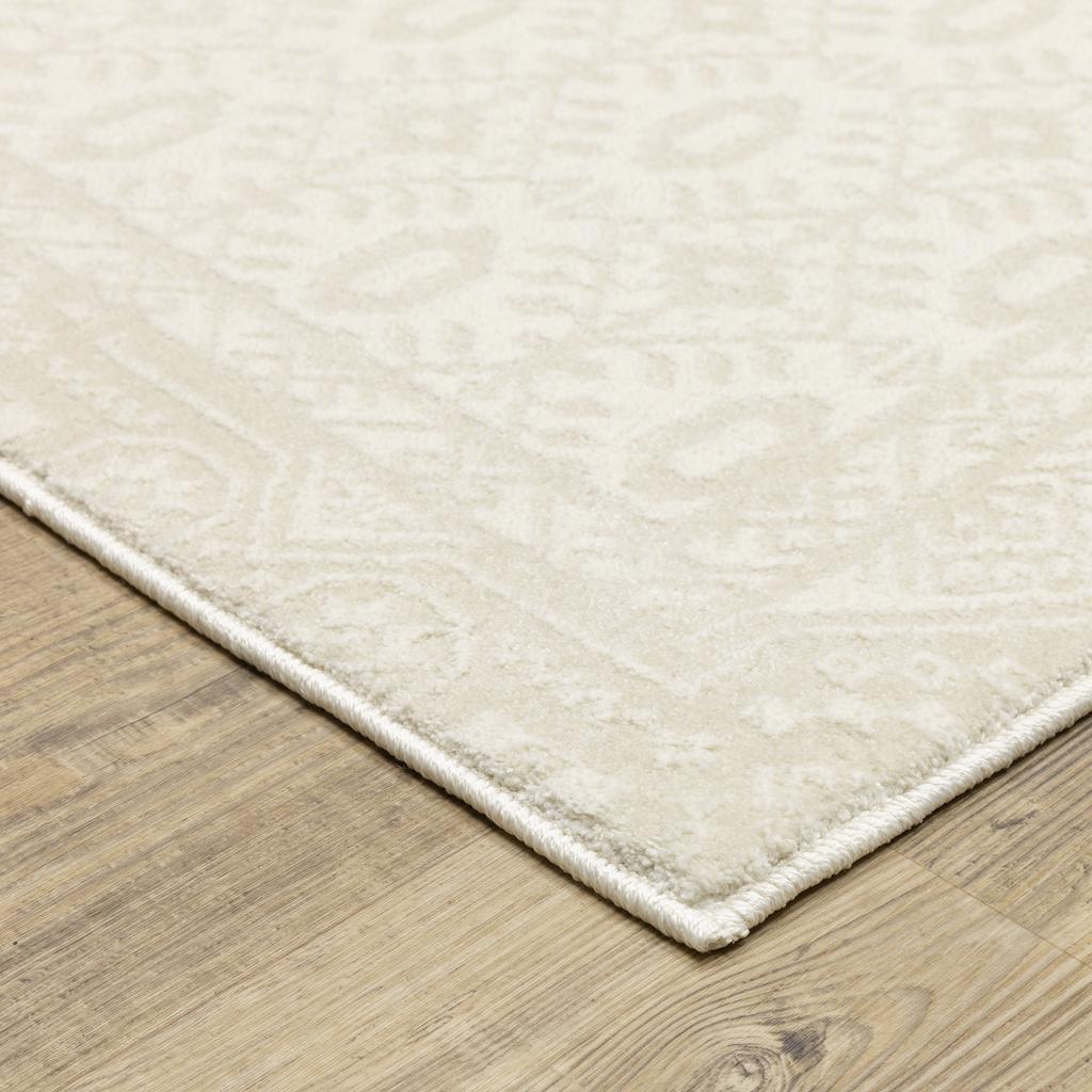 Oriental Weavers Raylan RAY09 Ivory Rectangle Indoor Area Rug Medallion Pattern-