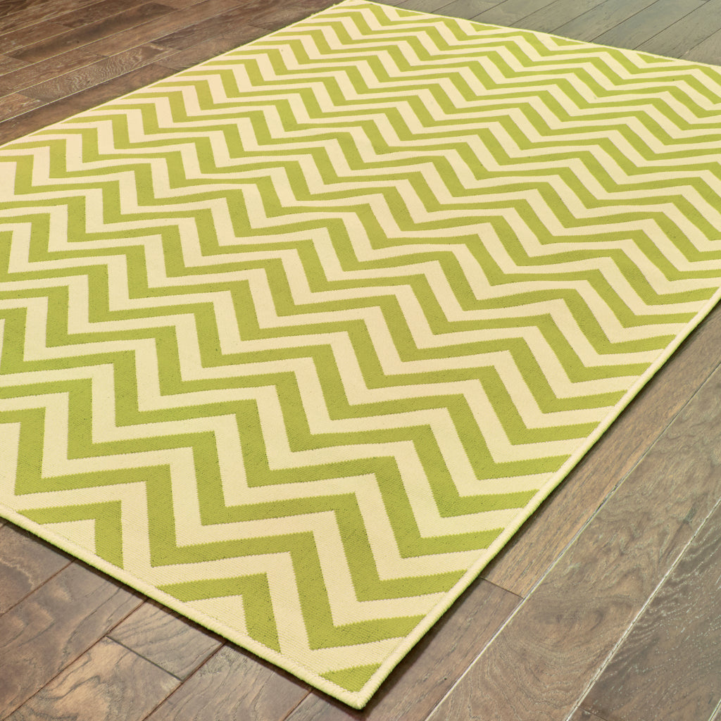 Oriental Weavers Riviera 4593K Green/Ivory Rectangle Indoor / Outdoor Area Rug - Stain Resistant Machine Made Patio Rug with Chevron Pattern