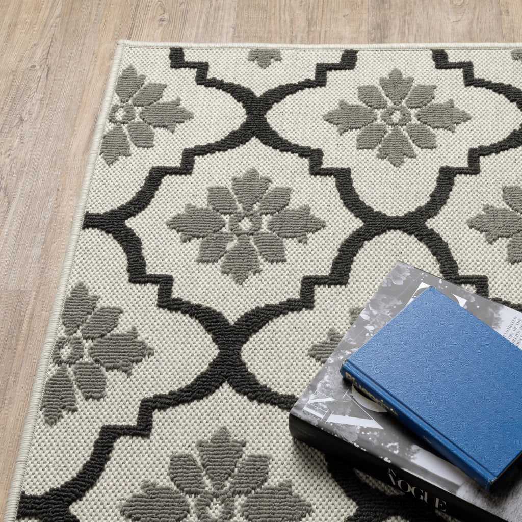 Oriental Weavers Torrey 5562E Light Grey/Black Rectangle Indoor / Outdoor Runner - Stain Resistant Machine Made Entryway &amp; Hallway Runner with Geometric Pattern