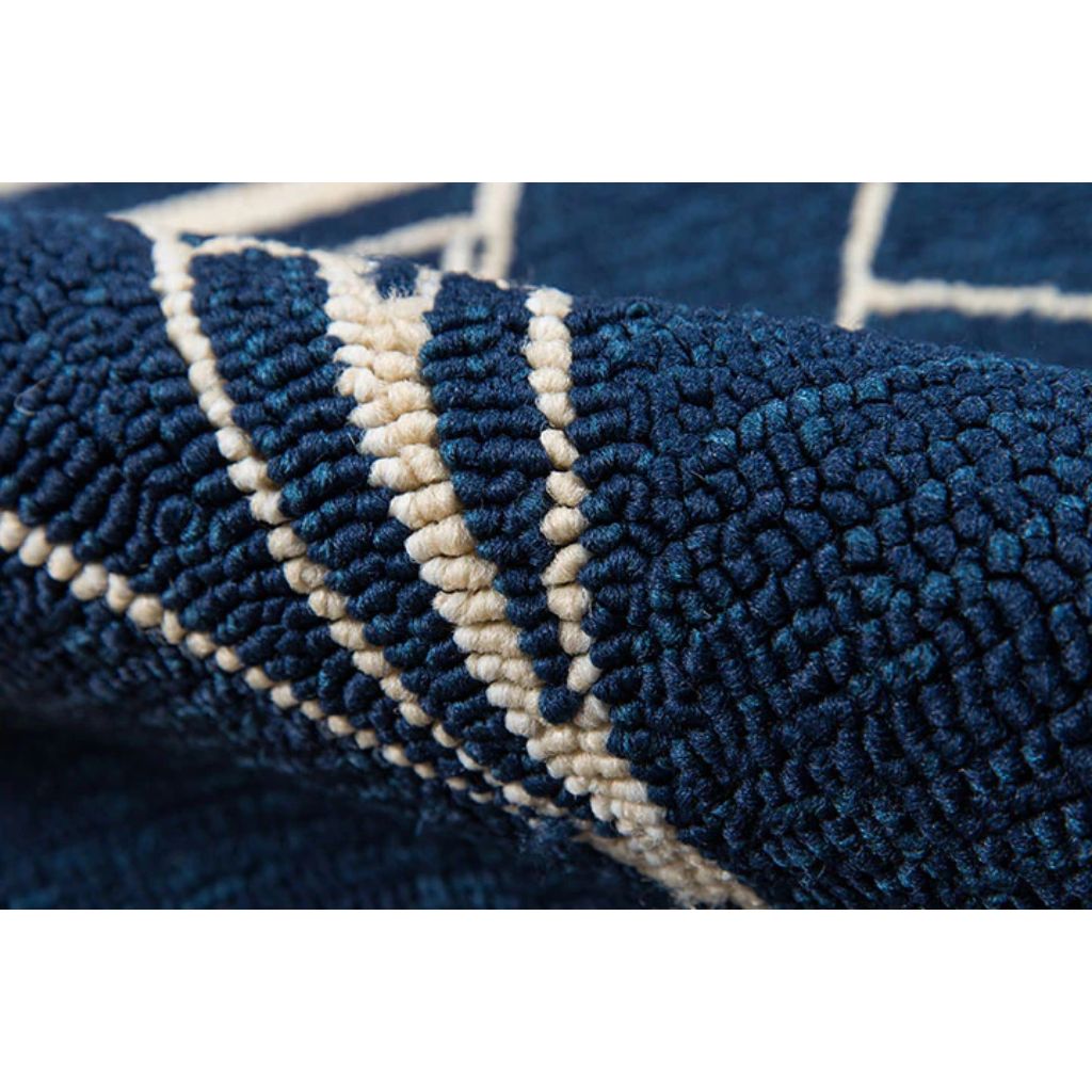 Momeni VR-70 Navy Veranda Collection Indoor & Outdoor Round Area Rug - Trendy Hand Hooked Rug with Blue Sail Boat Design-